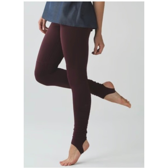 Lululemon Wunder Under High Rise Stirrup Legging Tight Pilates Wine Size 4 EUC - Picture 1 of 7